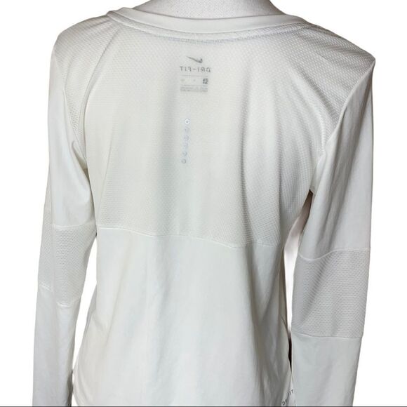 Nike Dri-fit city white core top - small - Picture 6 of 11